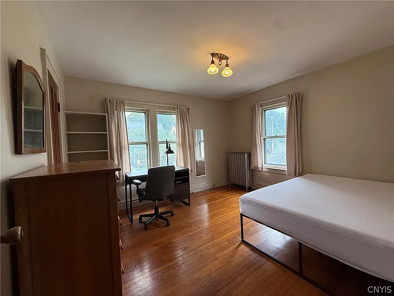 936 Lancaster Ave — Photo 18