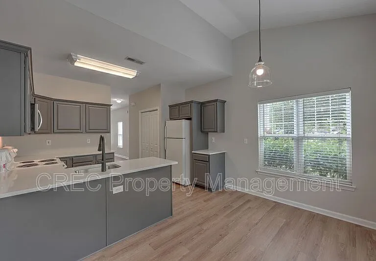 184 Grand Oaks Dr — Photo 4