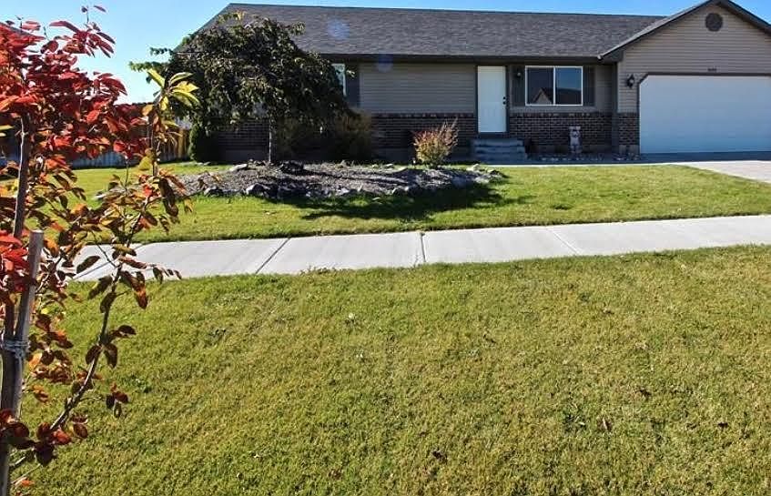 1st image of 2099 Gladys Dr