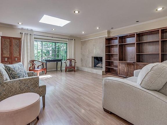 2nd image of 2137 Huntleigh Dr