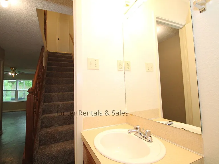 3704C Hereford Ln — Photo 11