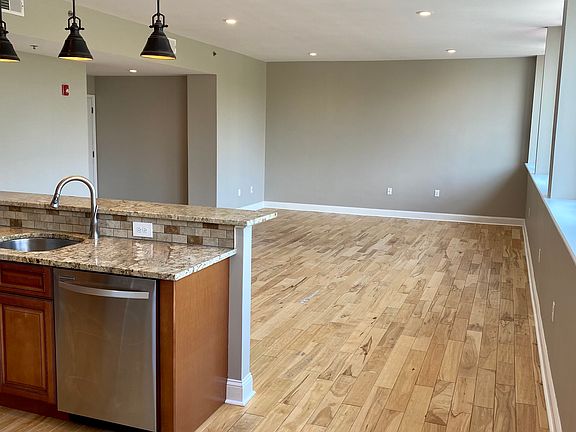 3rd image of 45 E Northampton St APT 206