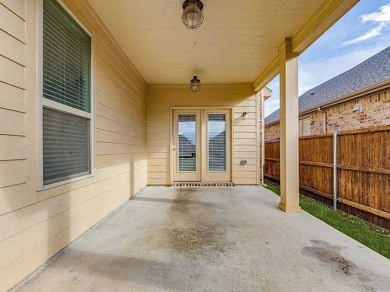 1900 Outpost Creek Ln — Photo 26