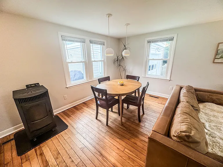 114 Columbia Ave — Photo 5