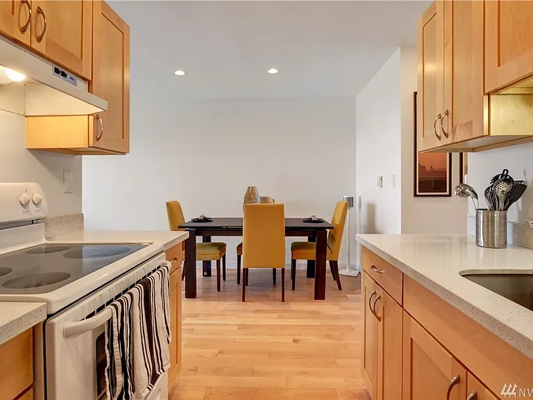 400 Melrose Ave E #506 — Photo 6