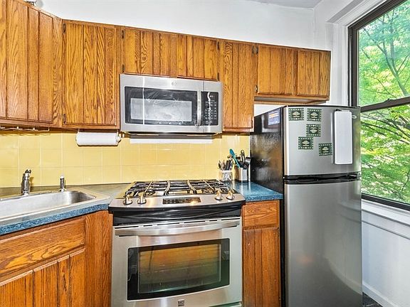 4th image of 129 W 89th St #3I