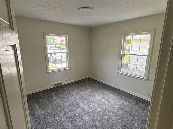 4th image of 2761 S 34th St