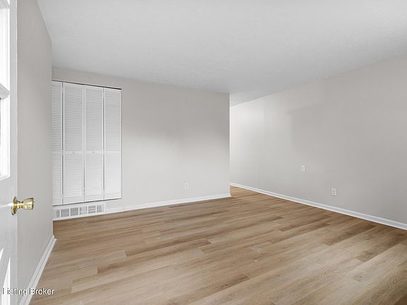 4th image of 5400 Carling Ct