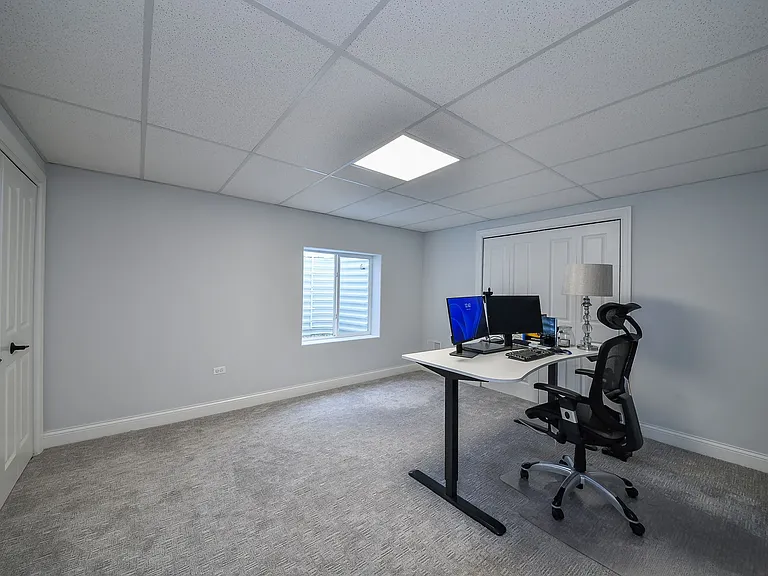 2447 Sharon Ct — Photo 31