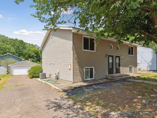 1541 Arkwright St, Saint Paul, MN 55130