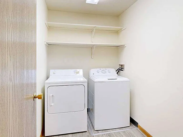 Northbrook Apartments — Photo 193
