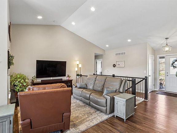 4th image of 55 Camden Rd