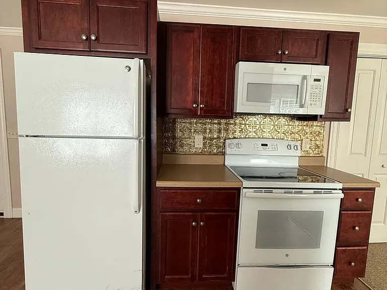 83 Curtis Ave #4 — Photo 14