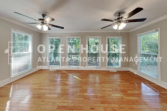 2922 Melton Ct SW — Photo 3