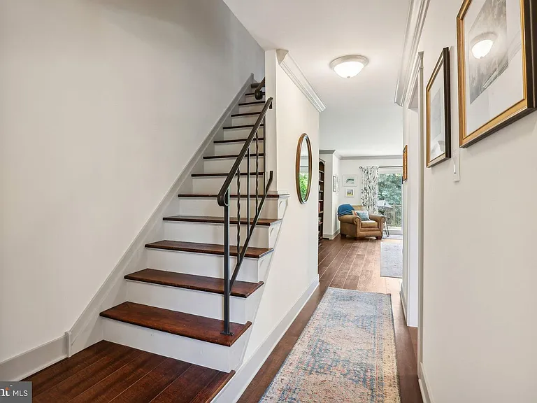 323 Penwyllt Ct — Photo 37