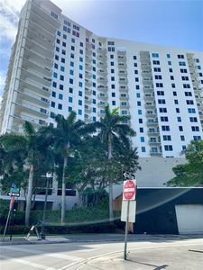 10 SW South River Dr APT 1515, Miami, FL, 33130
