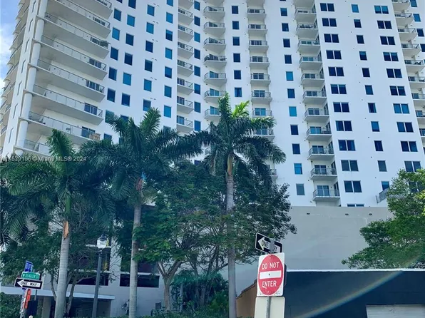 10 SW South River Dr APT 1515, Miami, FL 33130