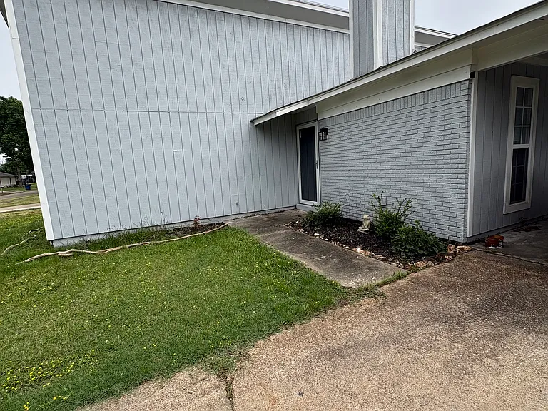 1005 Roy Pugh St — Photo 6