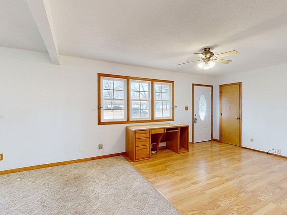 4th image of 6608 Monsees Dr