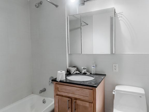 4th image of 196 Stanton St #3AX