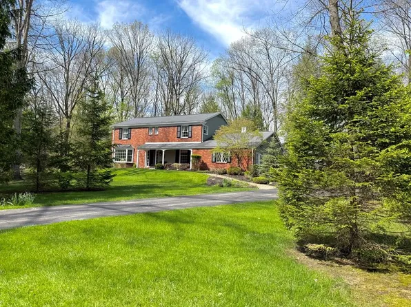 16 Glenwood Dr, Oil City, PA 16301