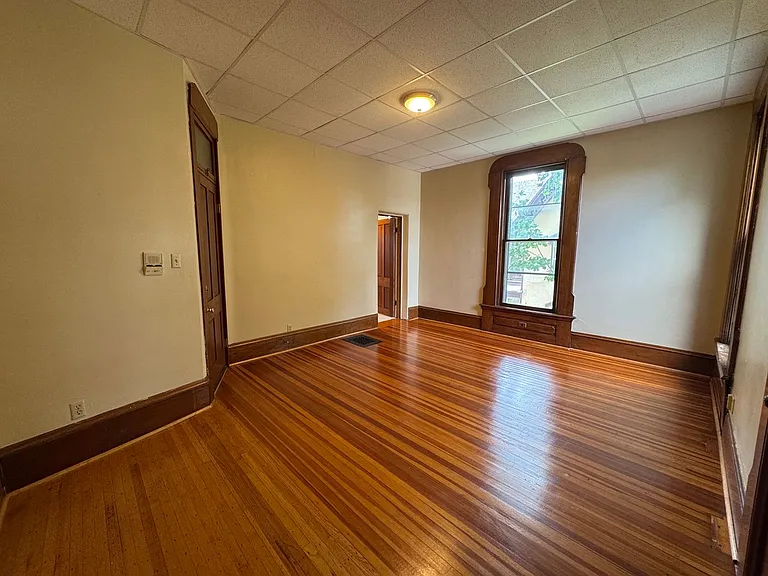 1415 Hampshire St — Photo 5