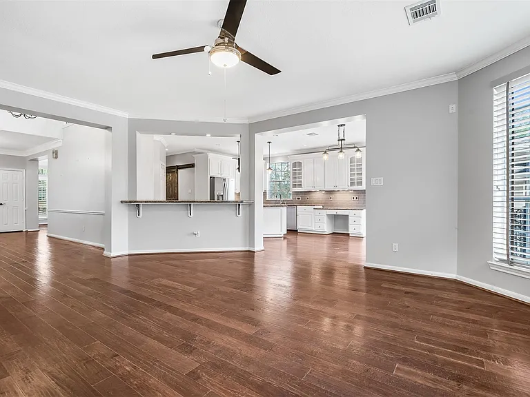 11 Winrock Pl — Photo 28