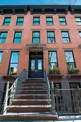Rented by Arena Real Estate | media 7