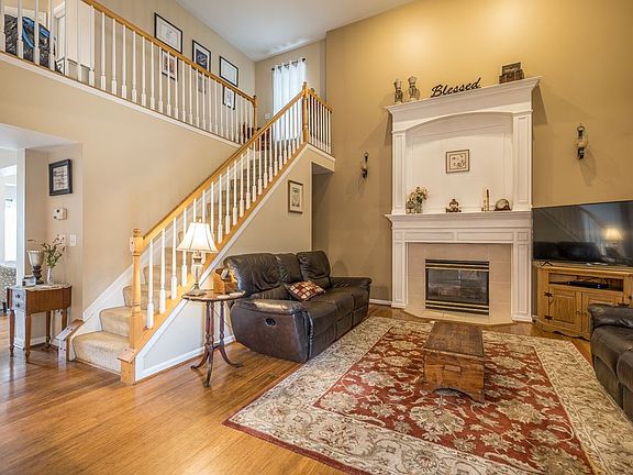 3rd image of 10141 Whittlesey Dr