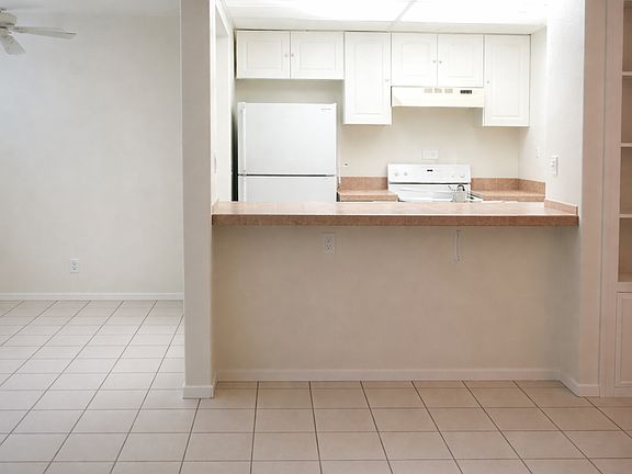 2nd image of 2920 Briarwood Rd #B8-1