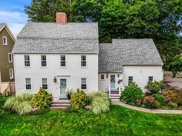 26 Summit Pl, Newburyport, MA 01950