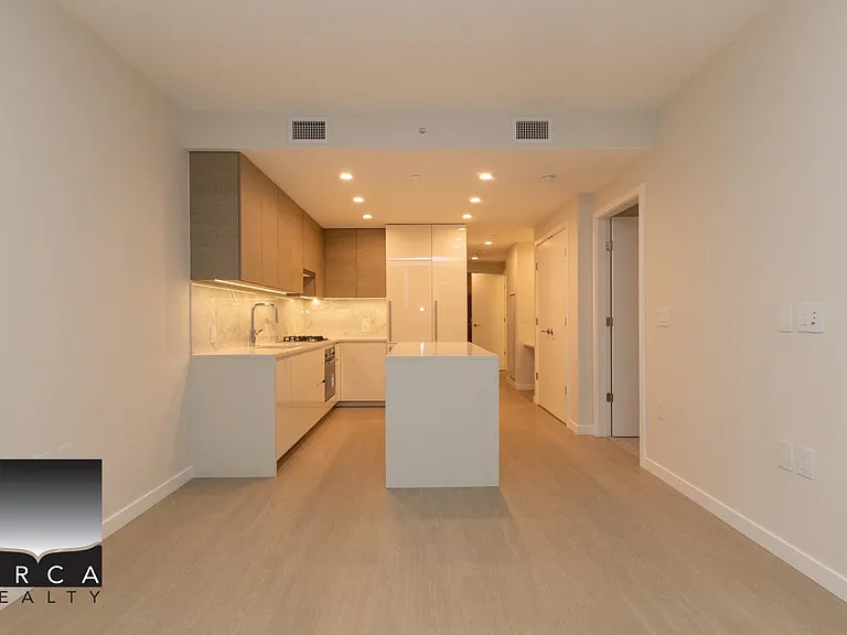 4168 Lougheed Hwy #1804 — Photo 4
