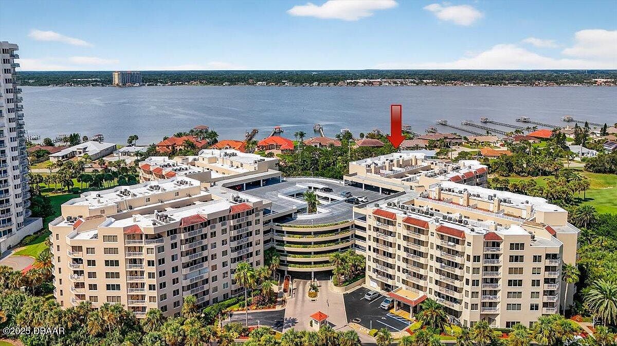 3 Oceans West Blvd APT 4B6