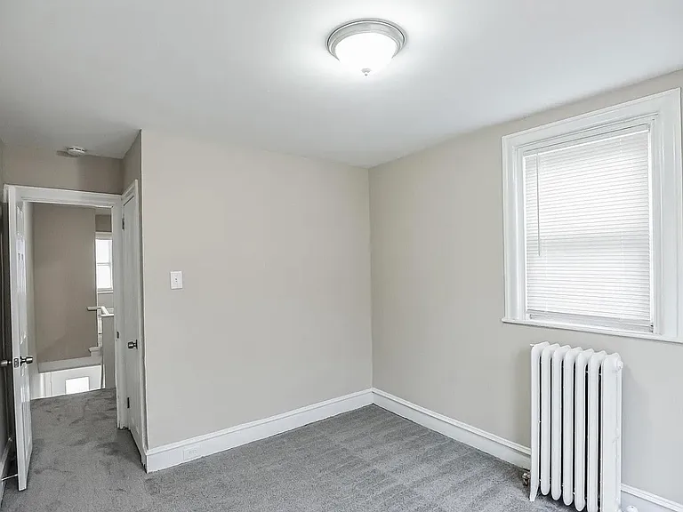 209 Furley St — Photo 10