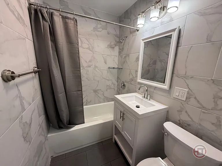 1623 Garfield St #1R — Photo 2