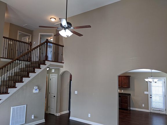 4th image of 3435 Bradfield Dr