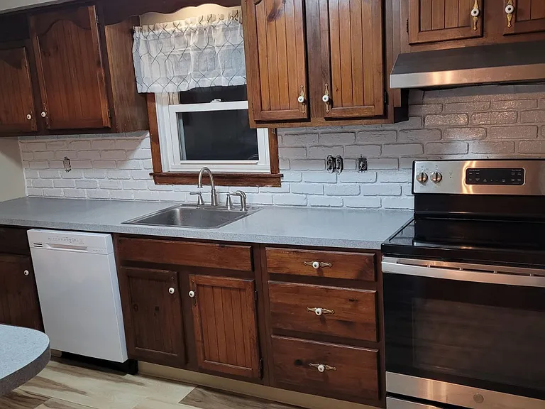 Kitchen (new counters and backsplash)