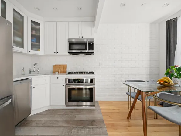 577 Madison Street image 3 of 13