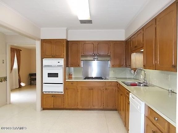 3rd image of 114 E Lawrence St