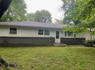 443 W Pearl St, Aurora, MO 65605