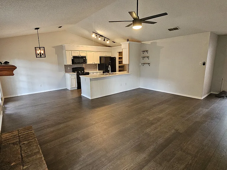 416 Thorn Wood Dr — Photo 7