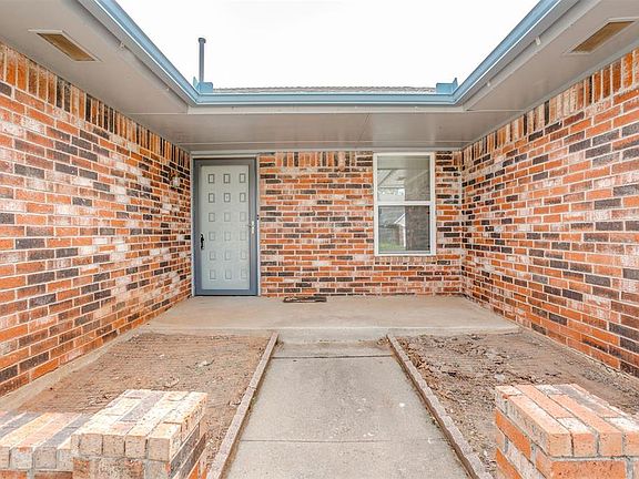 4th image of 821 Miller Dr
