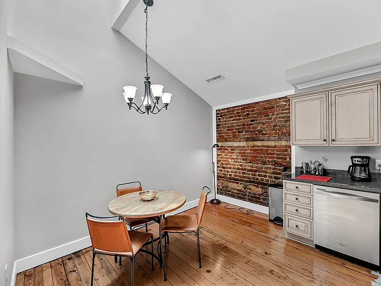 278 King St #C-1 — Photo 5