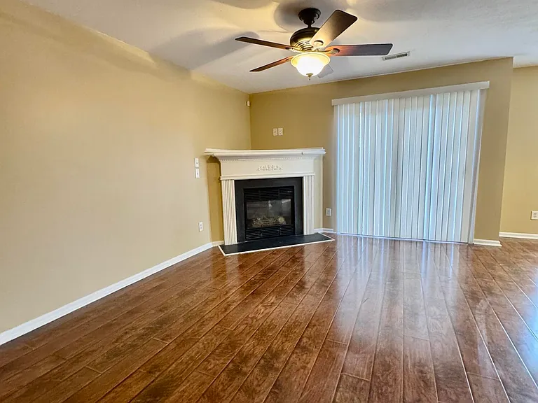 2506 B Bluff View Ct #B — Photo 18