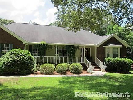 Front entrance
						:
						Beautifully landscaped that you can enjoy while sitting on the front porch.