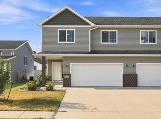 935 Eaglewood Ave W, West Fargo, ND 58078