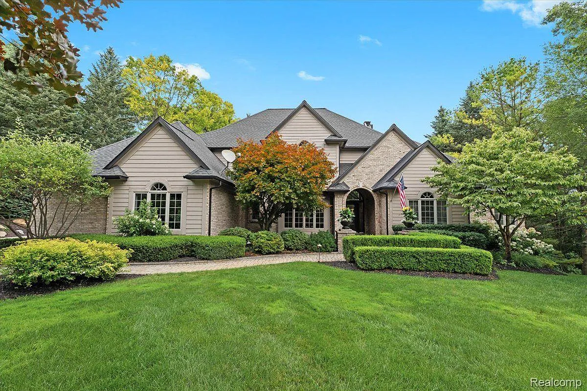 6246 Windemere Point photo 1