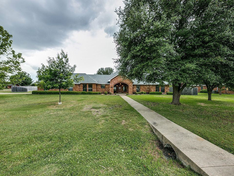 1st image of 101 Copperfield Ct