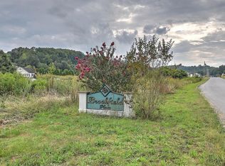 174 Hunters Run Ln, Mount Carmel, TN 37645