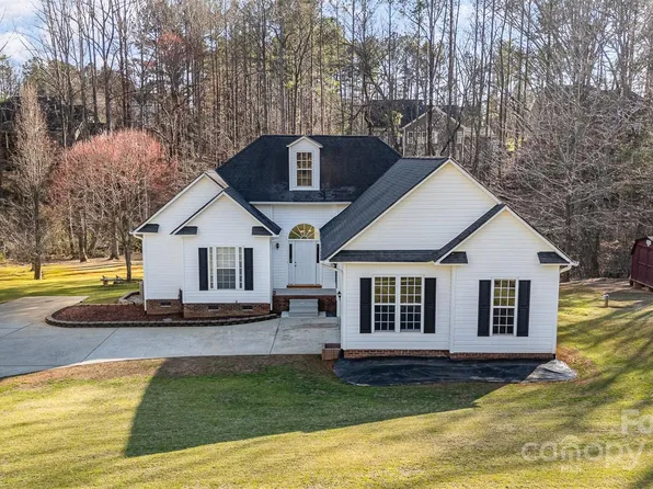 227 Spicewood Cir, Troutman, NC 28166